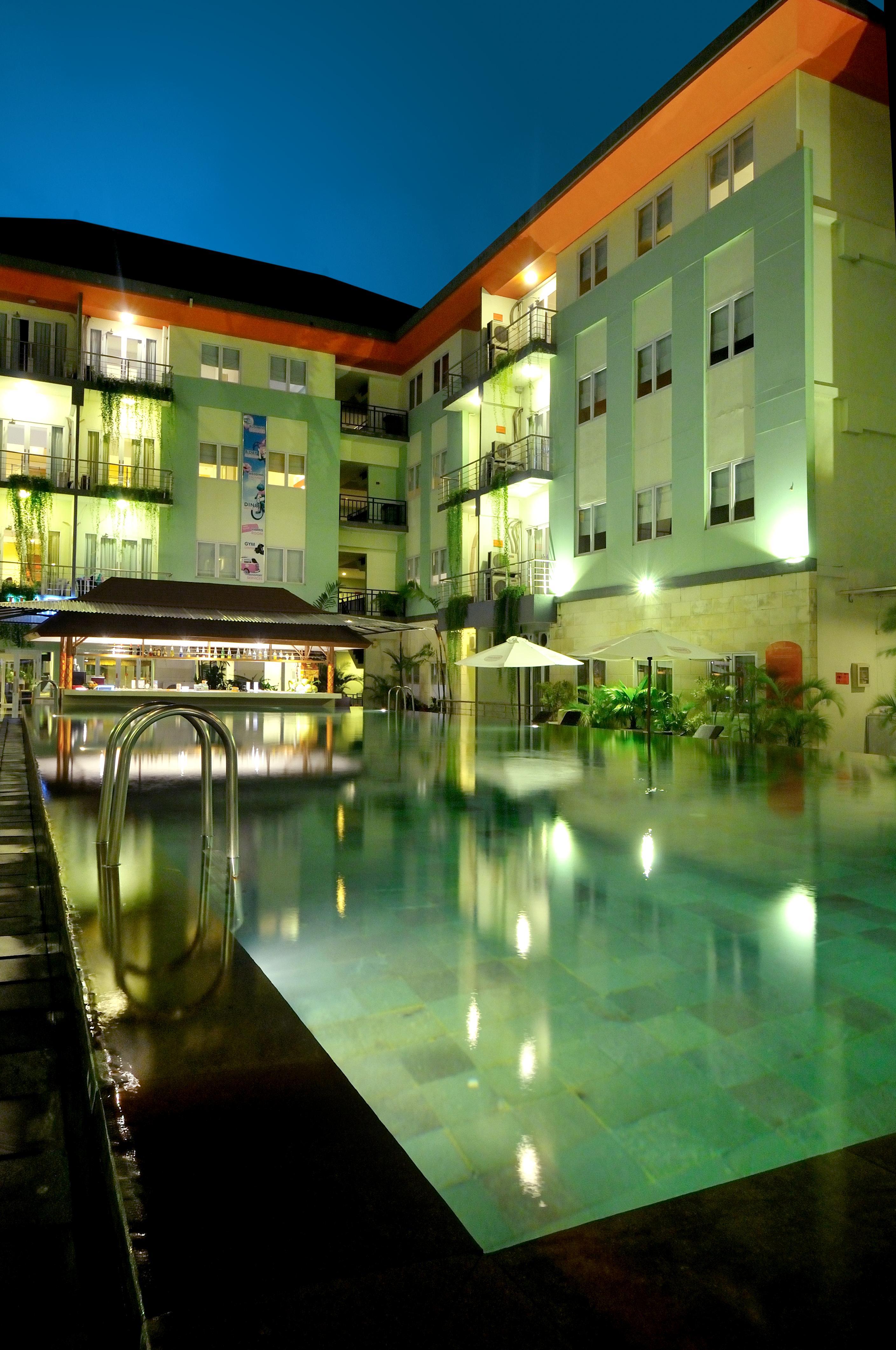 Harris Hotel & Residences Riverview Kuta, Bali 꾸따 외부 사진