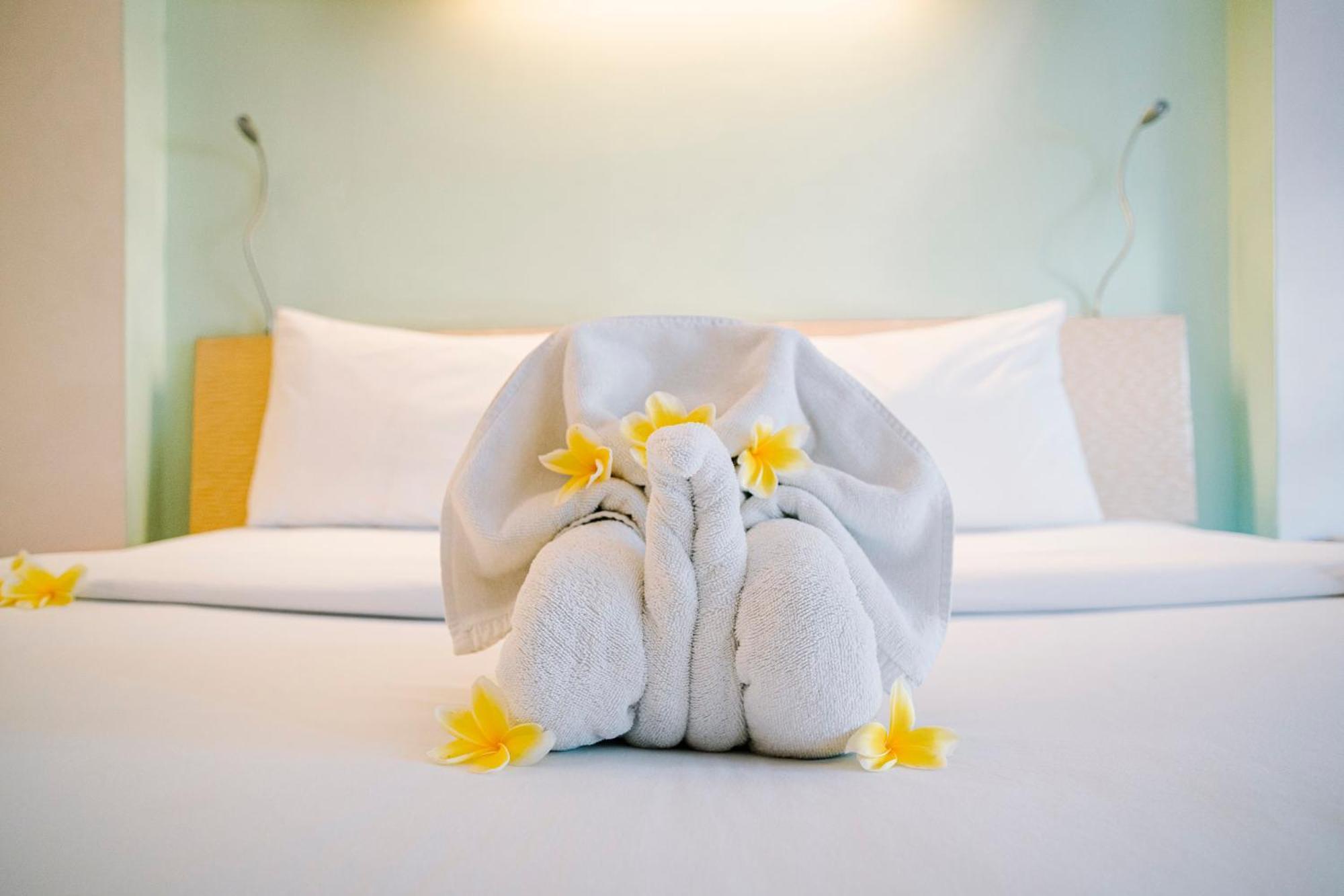 Harris Hotel & Residences Riverview Kuta, Bali 꾸따 외부 사진