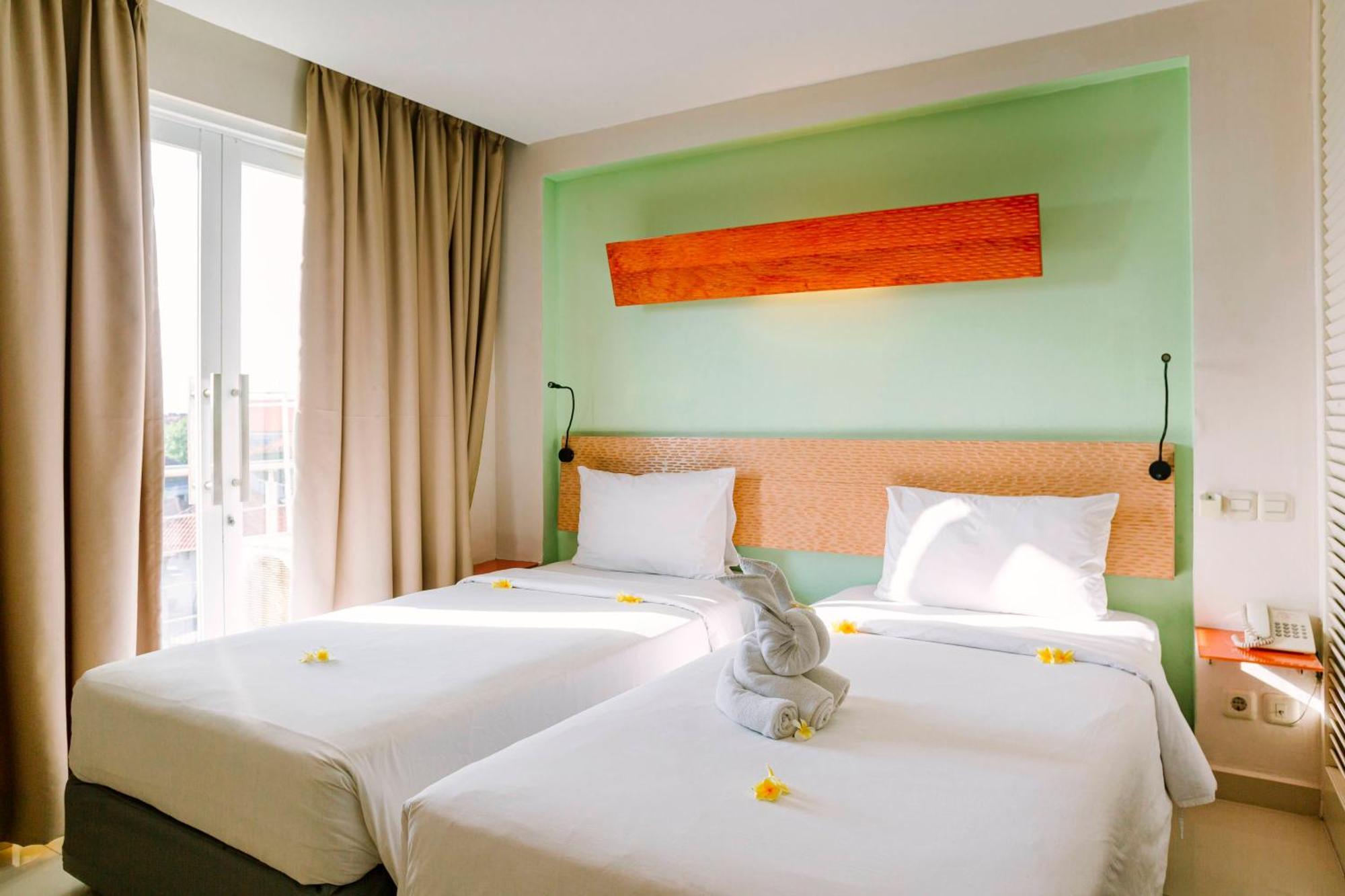 Harris Hotel & Residences Riverview Kuta, Bali 꾸따 외부 사진